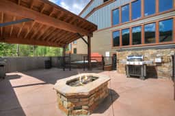Hot Tub, Spacious, w/Loft, 3 Min to Main St Breck