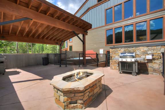 Hot Tub, Spacious, w/Loft, 3 Min to Main St Breck
