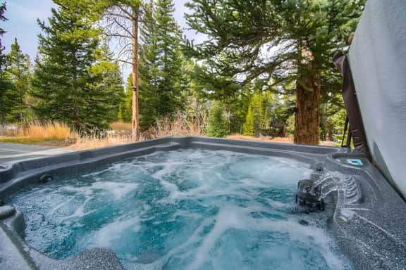 Hot Tub • Game Room • 8 Min from Breck Main St